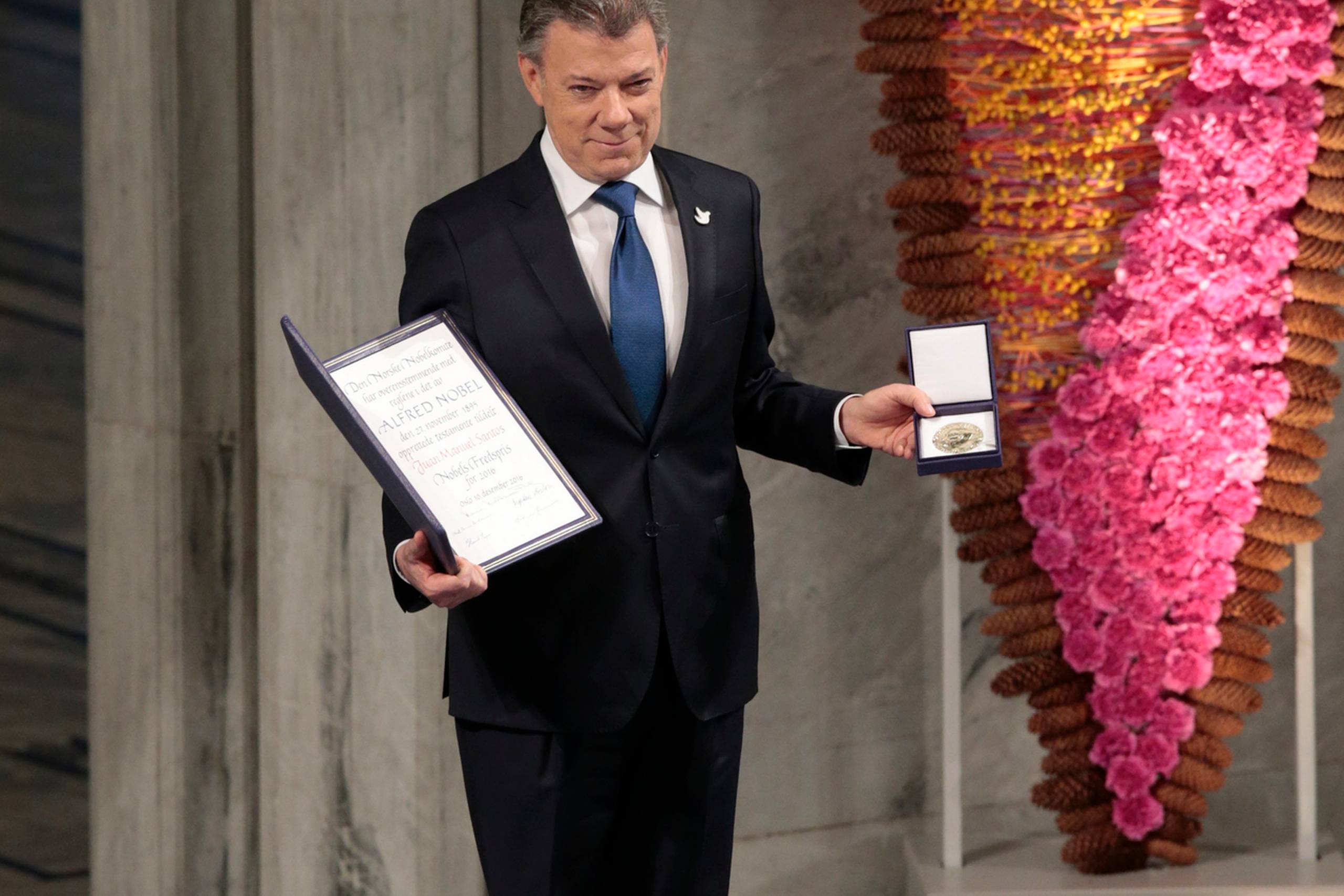 Colombias præsident, Juan Manuel Santos, modtag lørdag Nobels fredspris. Foto: Lise Aaserud/AP