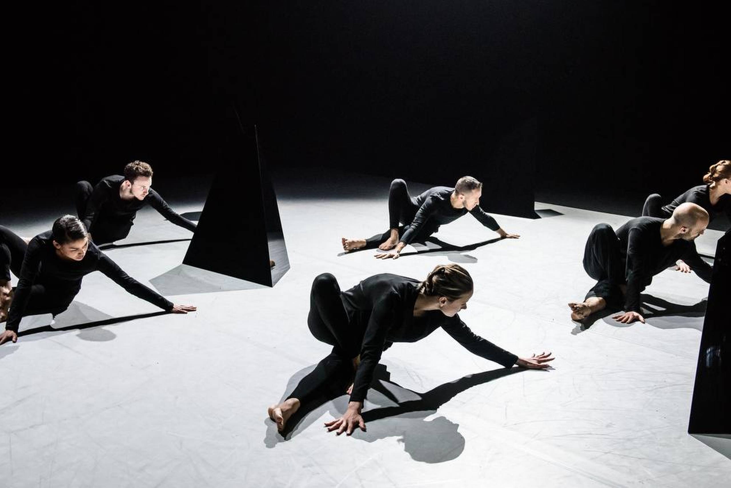 Scene fra balletten ”Knot” af den amerikanske koreograf Stephen Shropshire. Foto: Søren Meisner