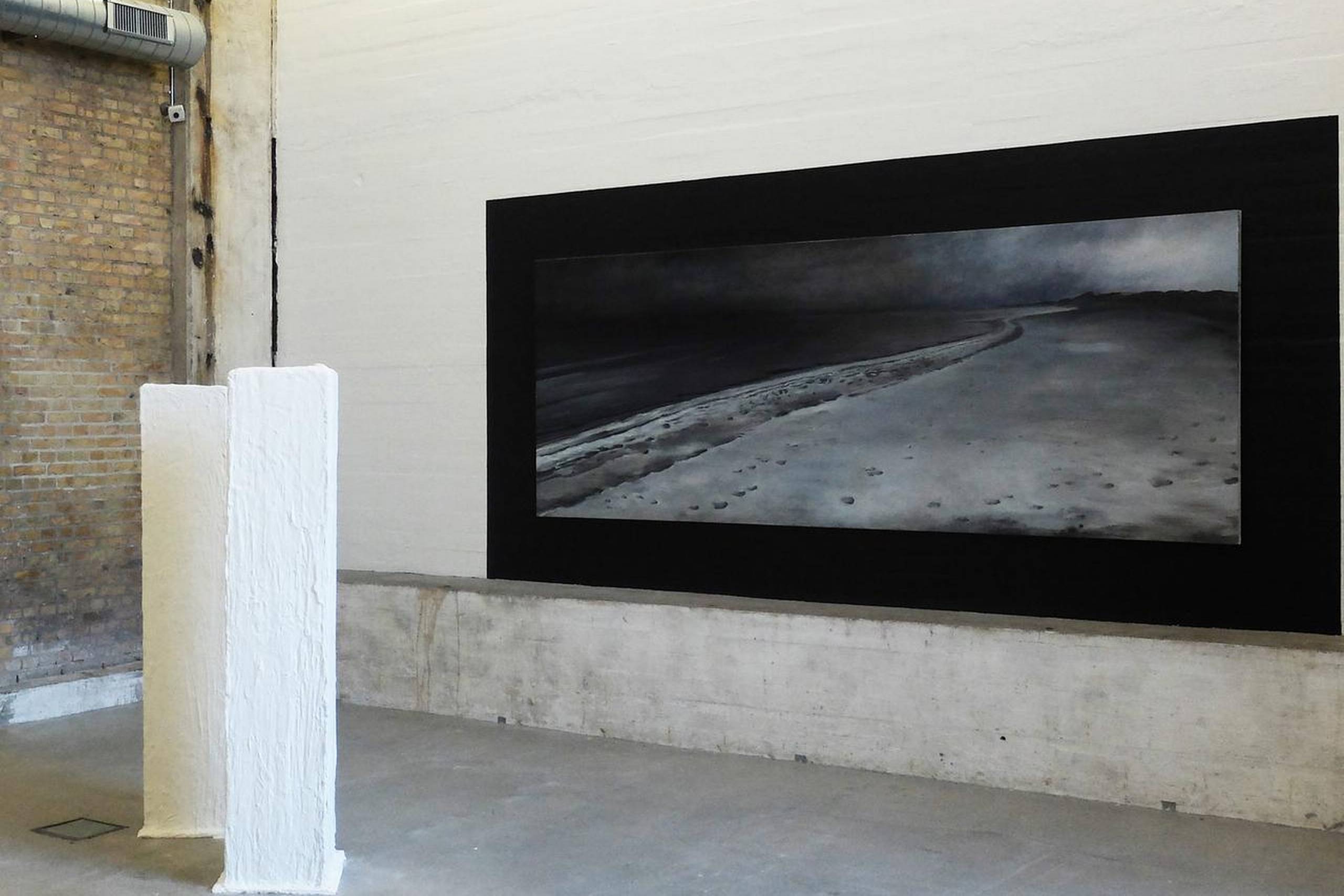 Søren Martinsen – ”Besat Landskab”, Kunsthal Nord. Installationsfoto med ”Skagen Grisaille” og ”Anna Ancher & Marie Krøyer”. 2016. Foto: Lars Svanholm