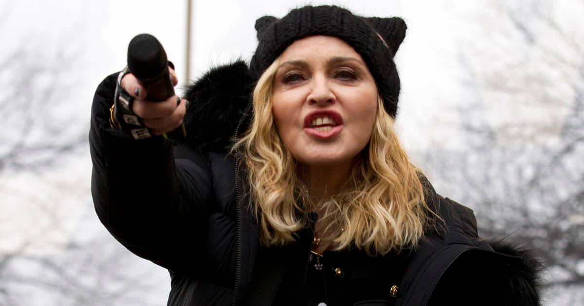 Женщина мадонна. Мадонна Хаус Канада. Madonna Speech. Мадонна улыбается. Мадонна в перчатках фото.