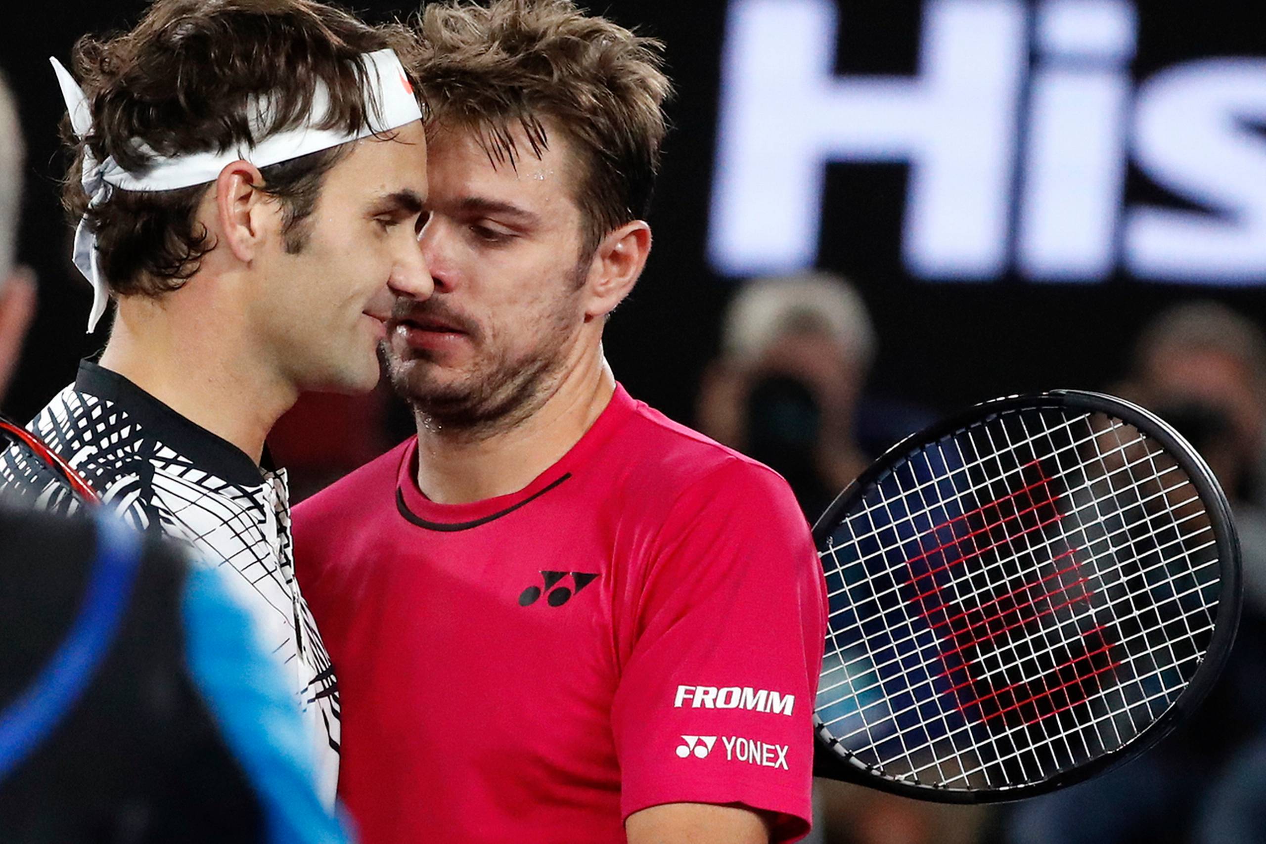 Det rent schweiziske opgør mellem Roger Federer og Stan Wawrinka blev vundet af Federer, der nu er klar til finalen i Australian Open. Foto: Dita Alangkara/AP