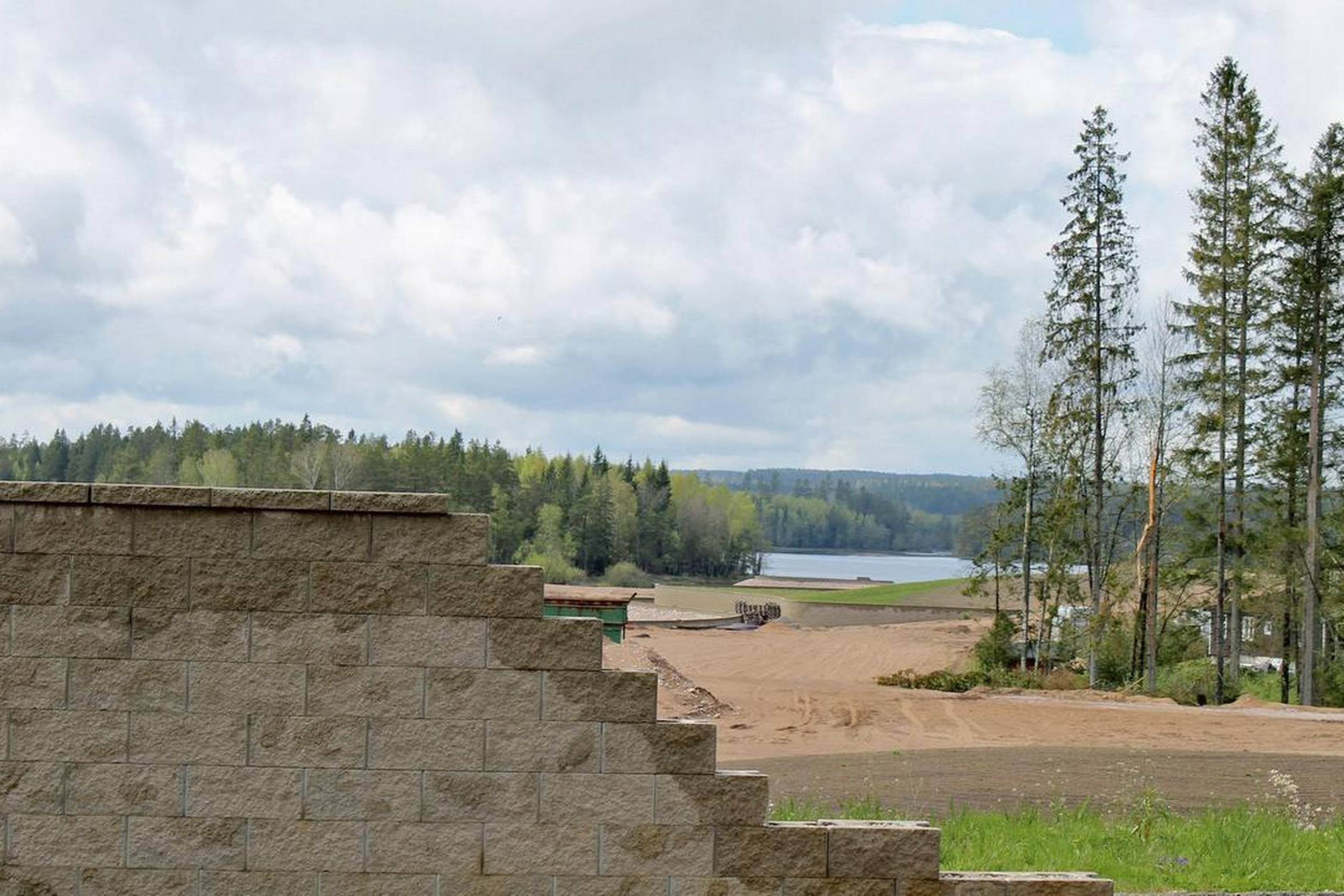 Ved Gnosjö i Sydsverige planlægges et indhegnet og selvforsynende boligområde med 150 lejligheder. Foto: David Westh/Sveriges Radio