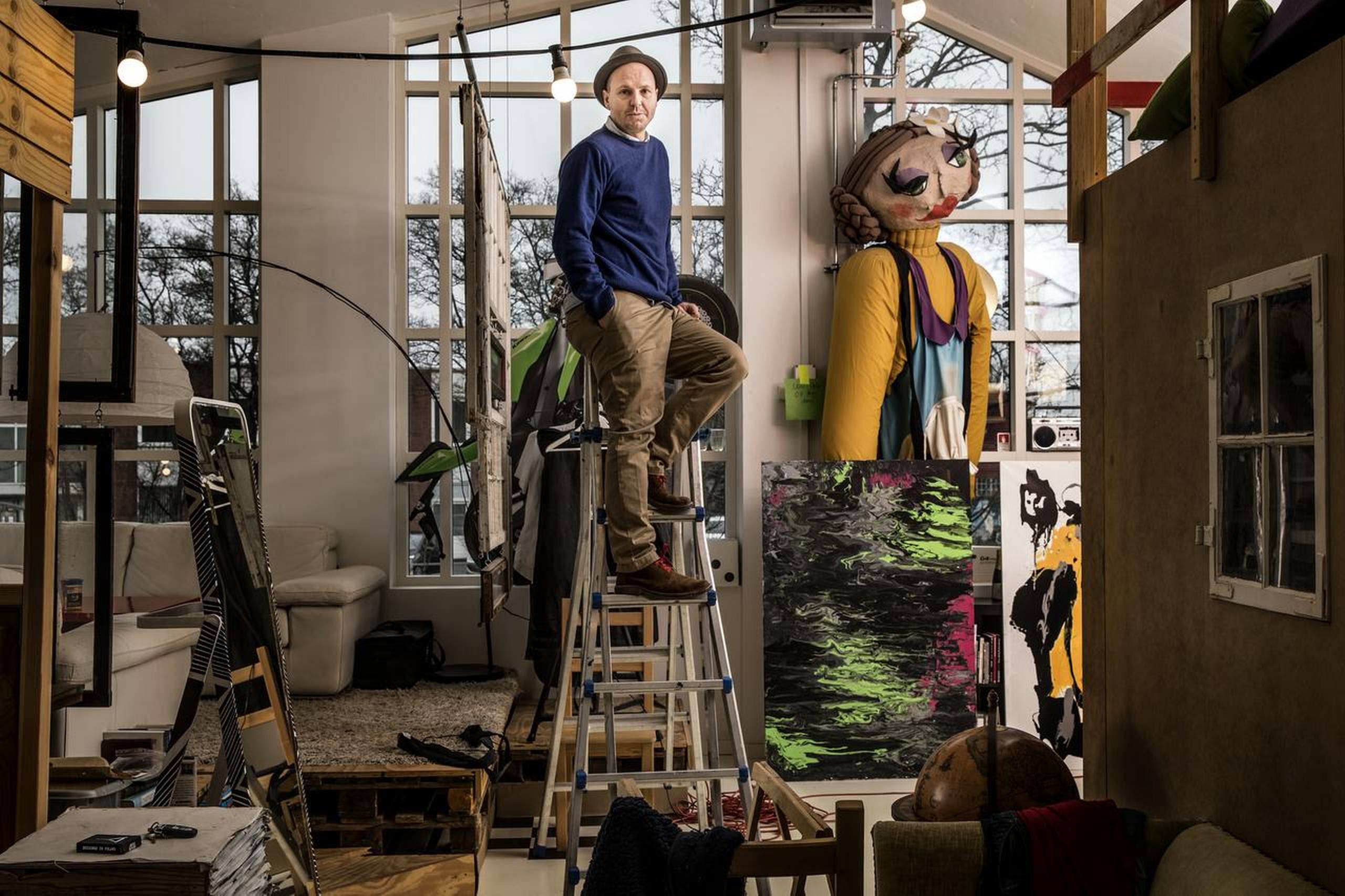 Rune Klan, tryllekunstner og komiker, er aktuel med et nyt show: "Barnløs".