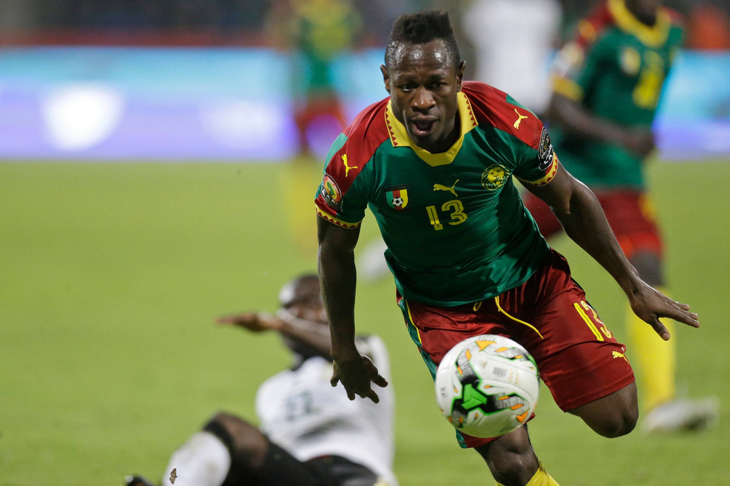 AaB'eren Christian Mougang Bassogog blev kåret til turneringens bedste spiller, da Cameroun i weekenden blev afrikanske mestre i fodbold. Foto: Sunday Alamba/AP