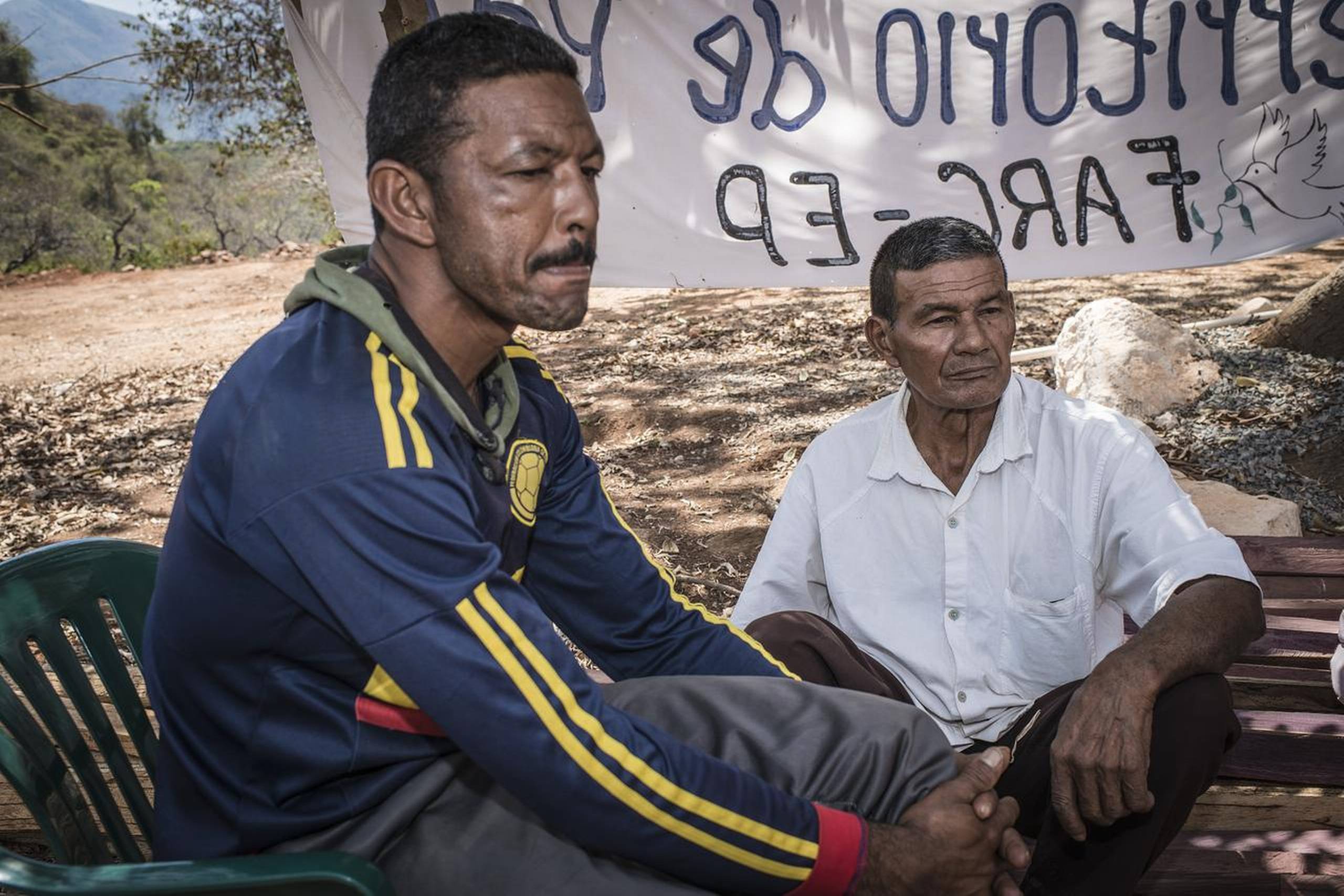 Den 74-årige colombianske bonde Adam Villarreal blev genforenet med sin 45-årige søn Emel, der sammen med 7.000 andre guerillaer i oprørsbevægelsen FARC har sluttet fred. Fotos: Anne Hollande