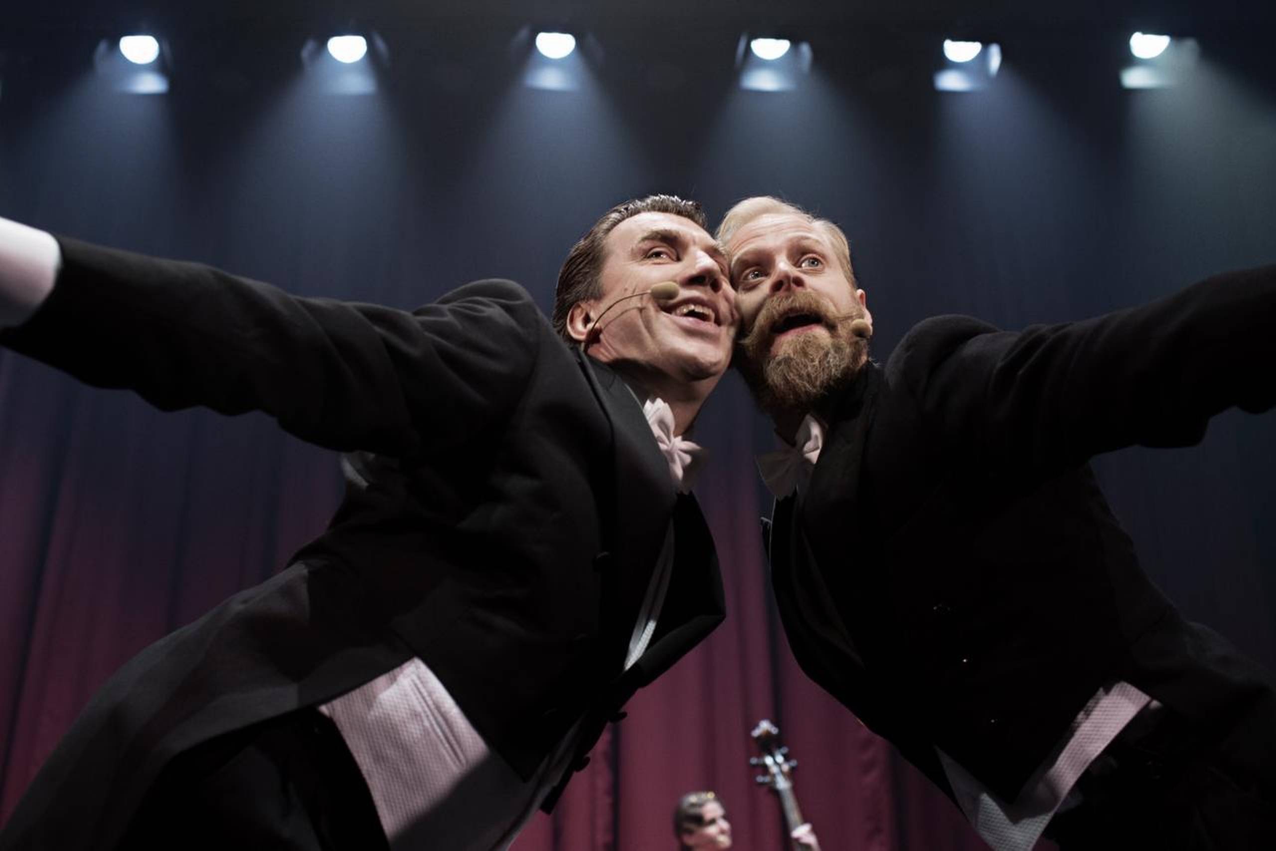 Jesper Lohmann og Carsten Bjørnlund fortolker nye bud på den danske sangskat. Foto: Isak Hoffmeyer