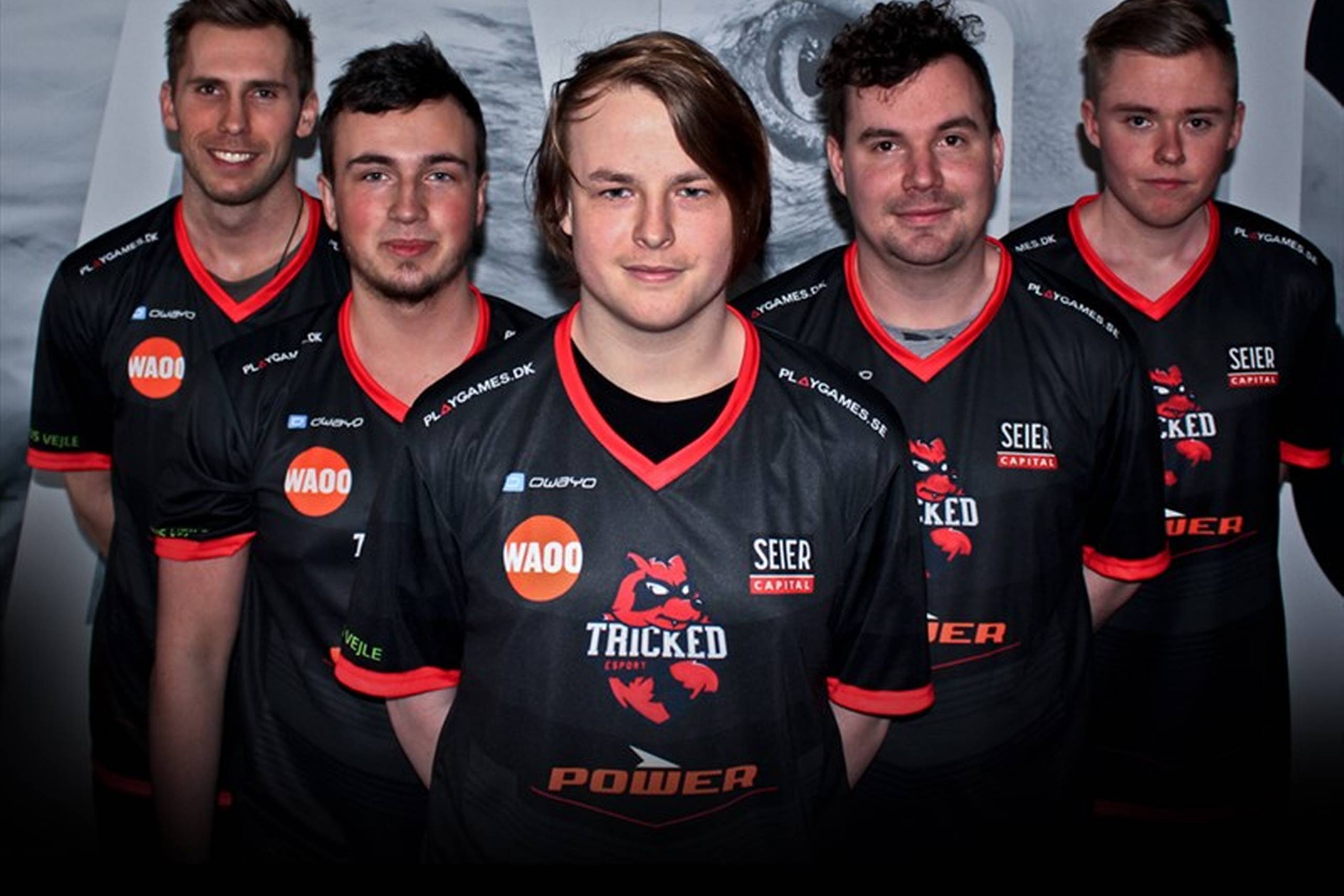 Tricked eSports CS:GO-hold. Fra venstre: Michael "Friis" Jørgensen, Patrick "ES3TAG" Hansen, Johannes "Borup" Borup, Nicolai "Hunden" Petersen, Asger "Acilion" Larsen. Foto: Tricked eSport