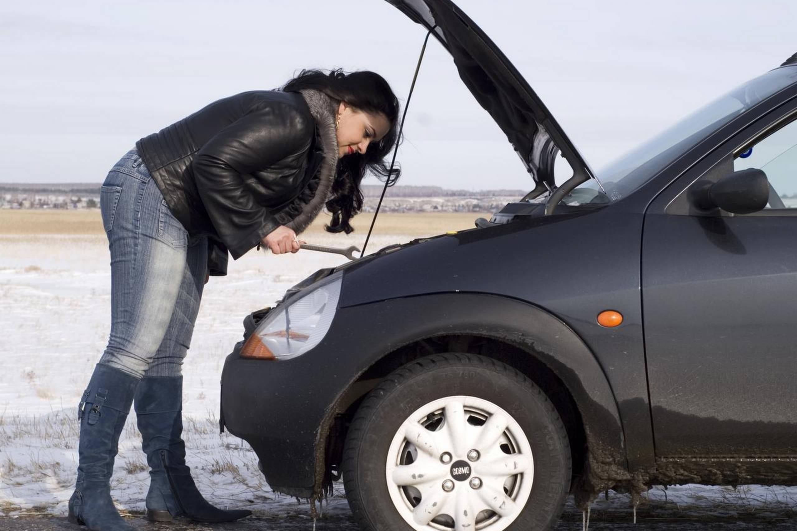 Det kan i værste fald koste en ny motor, hvis du ignorerer signalerne fra bilens advarselslamper. Foto: Colourbox