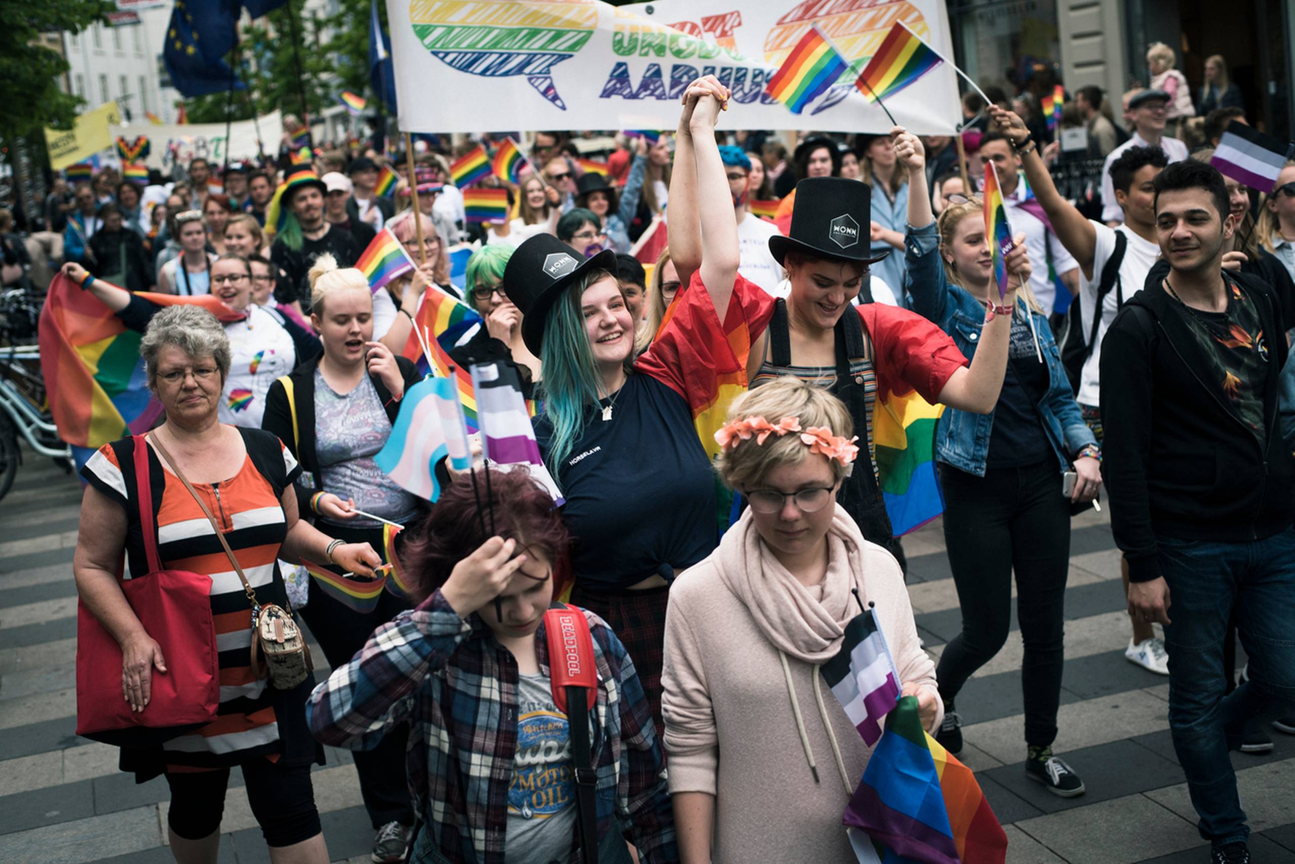 5.000 feststemte deltagere var lørdag med til at slå et slag for mangfoldigheden og Aarhus’ LBGT-miljø. Foto: Jens Henrik Daugaard