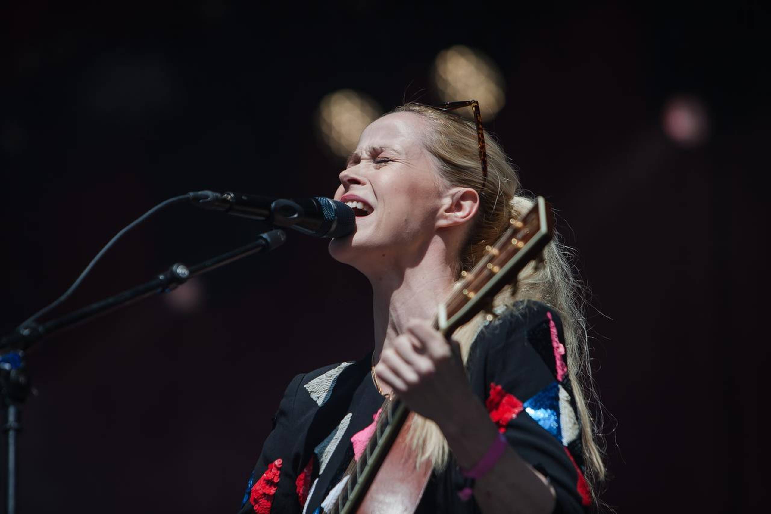 Tina Dickow, der i pinsen optrådte på Heartland Festival på Egeskov Slot, kan fredag fra scenen på Northside i Aarhus skimte sit barndomshjem. Foto: Per Lange/Polfoto