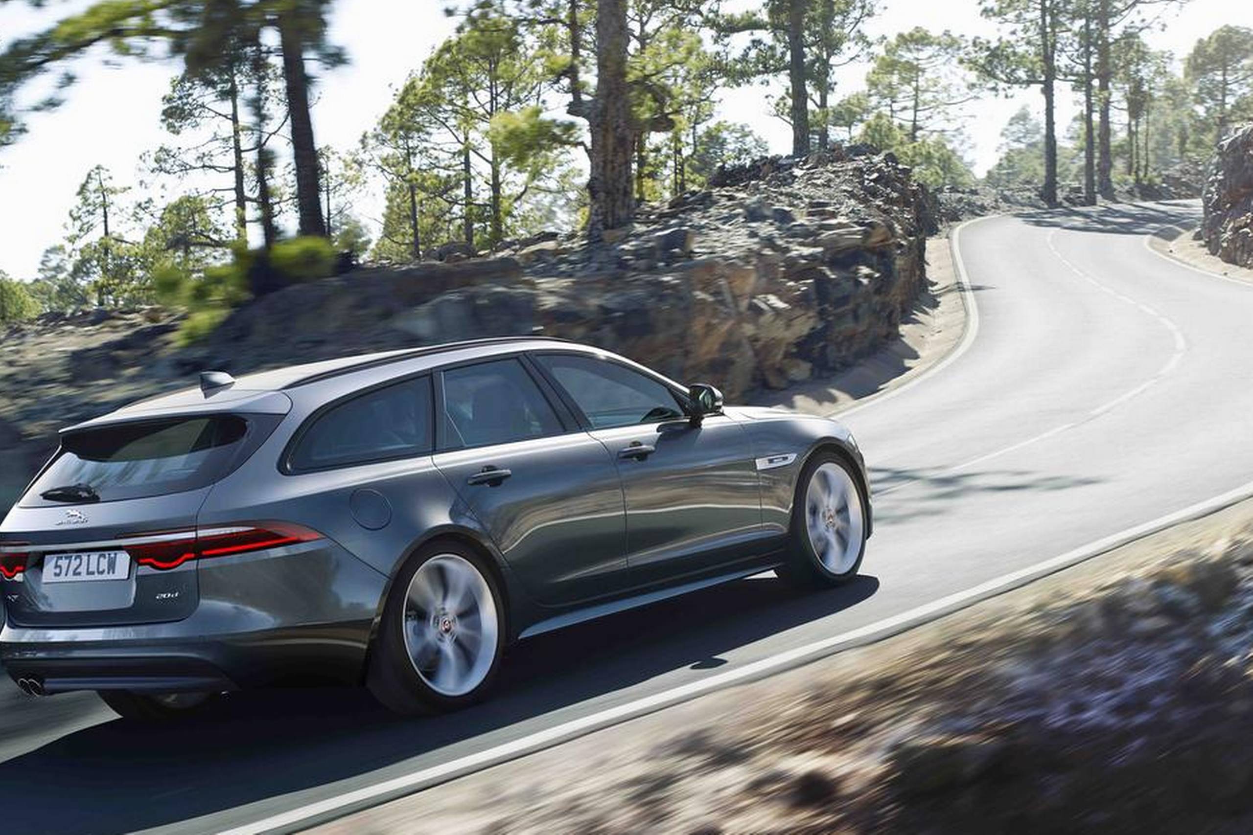 Jaguar XF Sportbrake er stadig elegant. Den er blevet lidt kortere, men vokset mellem akslerne. Foto: Jaguar