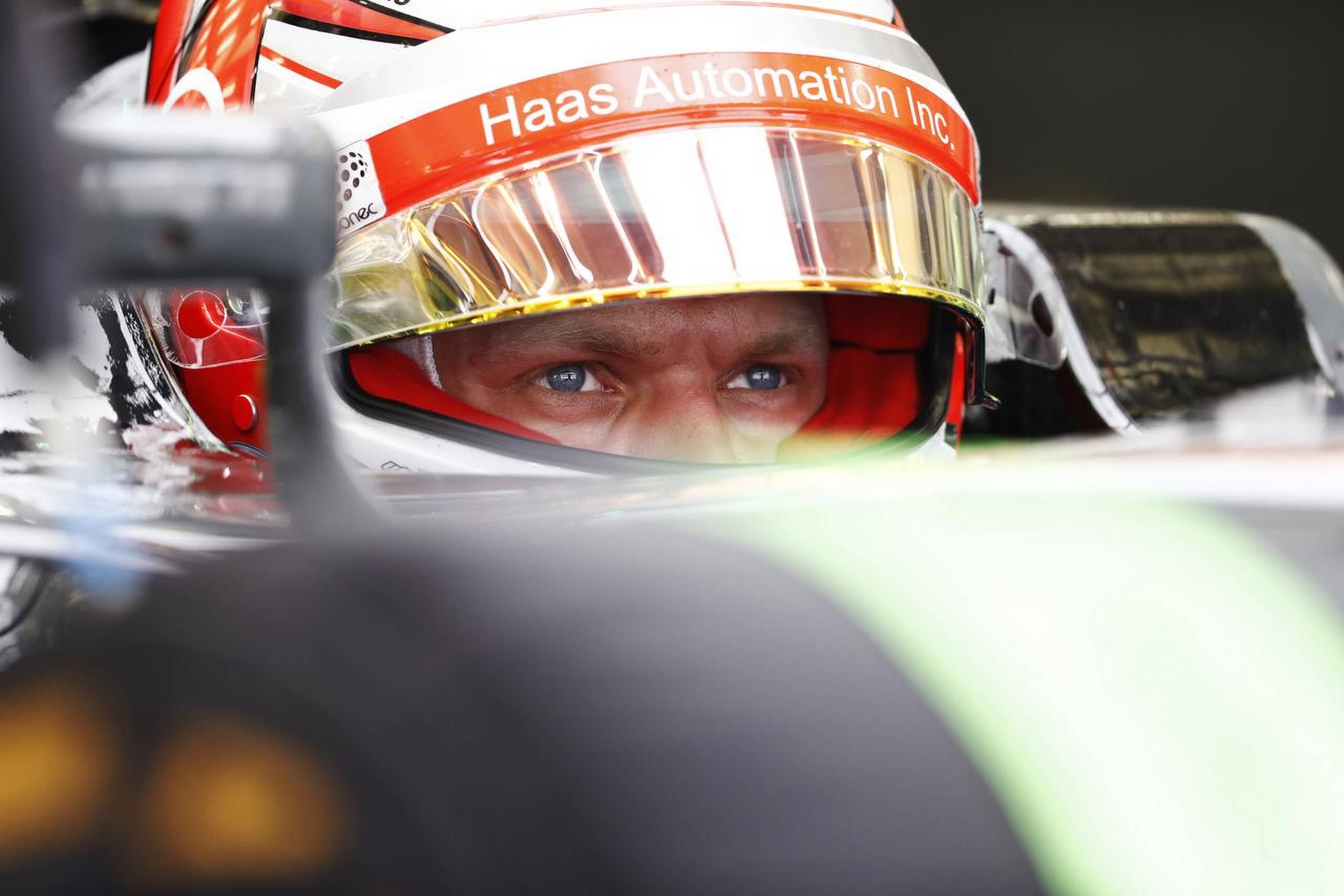 Kevin Magnussen bruger en hjelm af mærket Bell. Foto: Haas F1 Team