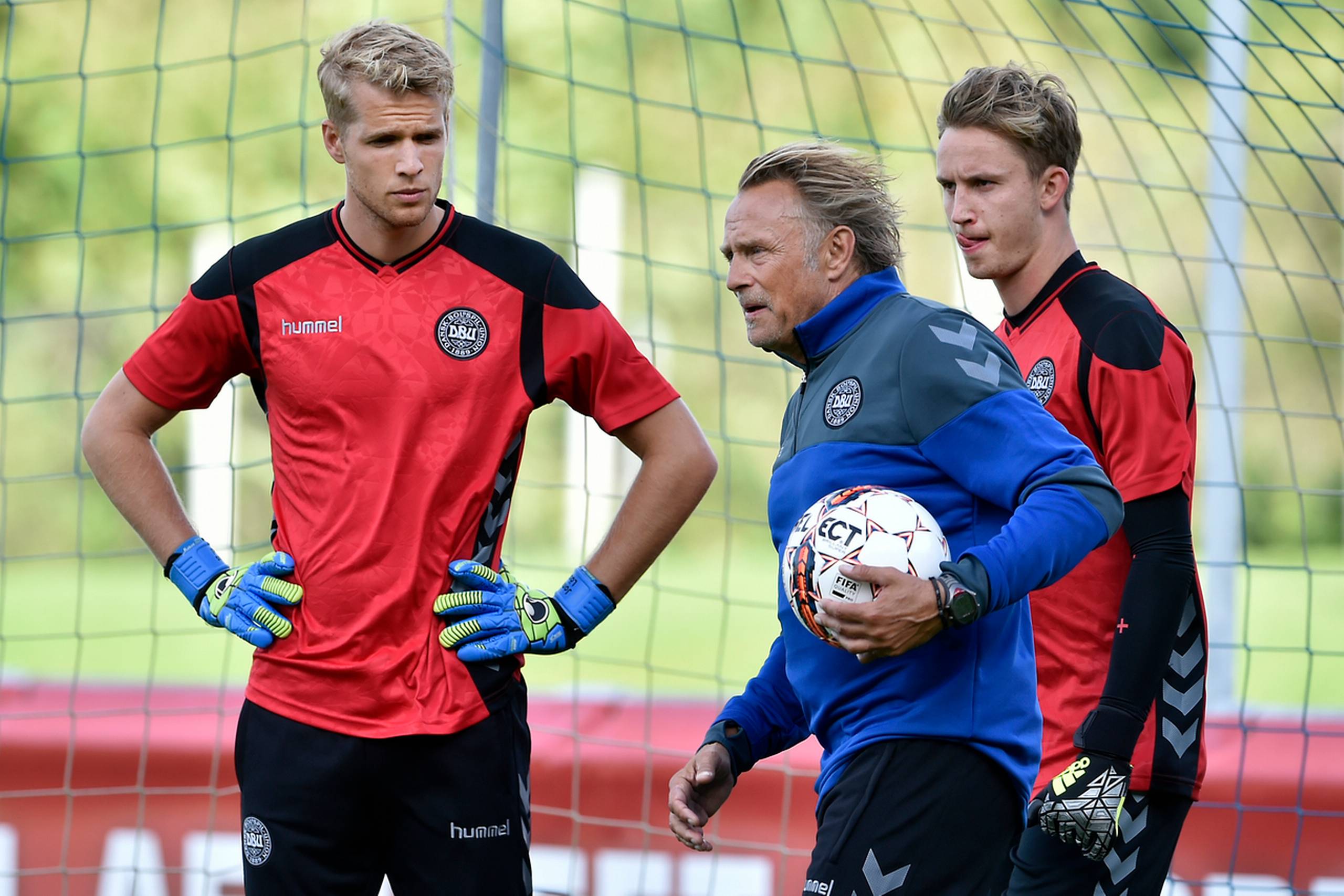 Jonas Lössl spiller fredag aften sammen med resten af det danske landshold mod Polen. Foto: Lars Poulsen