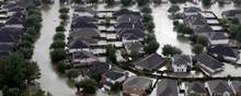 Over 60 mennesker har mistet livet under orkanen Harvey, der ramte det sydlige Texas og Lousiana for to uger siden. Det medførte enorme oversvømmelser i millionbyen Houston. Foto: David J. Phillip/AP Photo