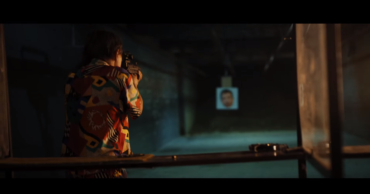 Dansk rapper skyder toppolitikere med automatvåben: Omdiskuteret ...