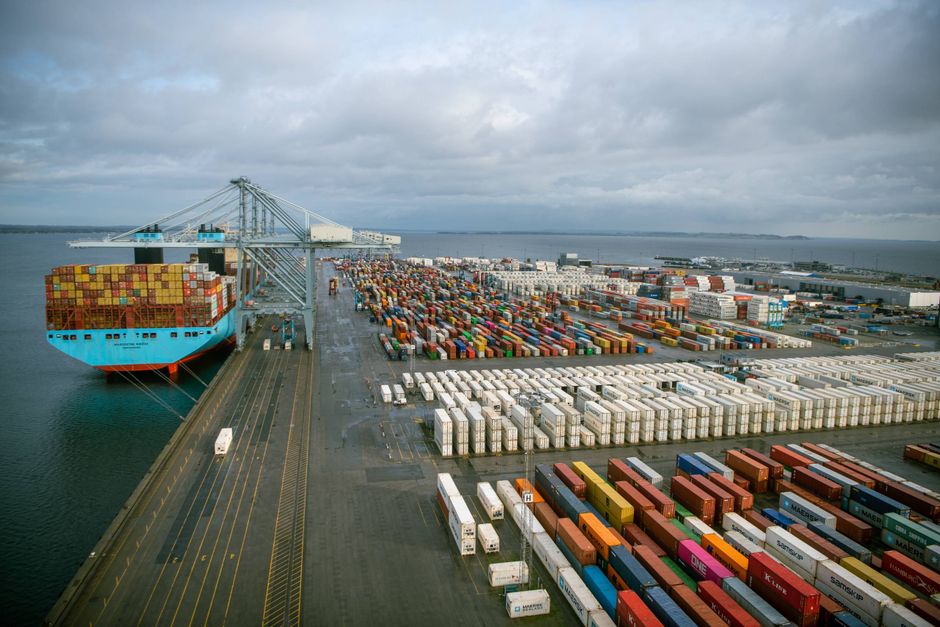 Skarp kritik af havnerapport afvises blankt af brancheforening for havnevirksomheder. Brancheforeningen ser kun én vej frem, hvis Aarhus Havn skal fortsætte sin vækst.