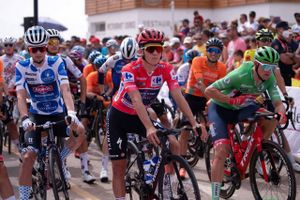 Thymen Arensman tog karrierens største sejr på søndagens Vuelta-etape, hvor Remco Evenepoel igen blev presset.