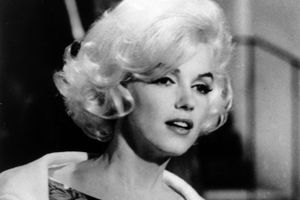 Klumme: Udnyttede Joyce Carol Oates filmstjernen, da hun skrev romanen ”Blonde” om Norma Jeane Bakers svære liv som Marilyn Monroe? Både hun og Netflix-instruktøren af filmen bliver kritiseret for deres fortællinger.
