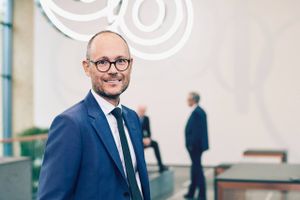 Bankerne benytter nye tiltag for at holde på børnene og lære dem at spare op.