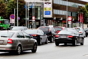 Dansk Bilforhandler Union er ude med skarp kritik af FDM for ikke at have orden i eget hus.