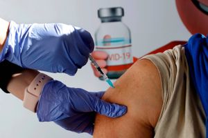 Forsinkelser i vaccineleverancer kan føre til, at der senere skal vaccineres ekstra mange danskere på kort tid.