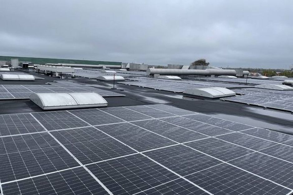 Inden længe bliver et nyt solcelleanlæg på toppen af Bilka Viborg taget i brug, og her får du et indblik i ambitionerne bag projektet. 