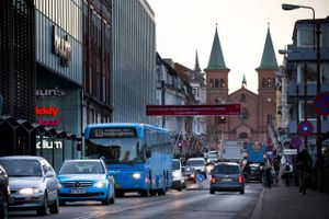 Aarhus Kommune er på vej med initiativer, som skal få flere til at blive delebilister. Forsker tvivler på effekt.