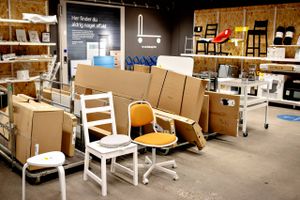 Som et skridt på vejen til en grøn omstilling vil Ikea tilbagekøbe og videresælge kundernes gamle Ikea-møbler. Betalingen? Et gavekort til Ikea. Er det problematisk? Ikke nødvendigvis, mener Forbrugerrådet Tænk. 