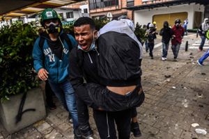 Mens colombianske protester er gået ind i sin anden måned, sender Amnesty International en alvorlig opfordring til omverdenen.