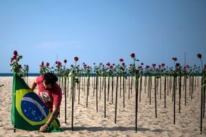 Over 500.000 brasilianere er døde med coronavirus. Utilfredsheden i befolkningen ulmer, i takt med at smitten fortsætter med at sprede sig ukontrolleret i landet. 